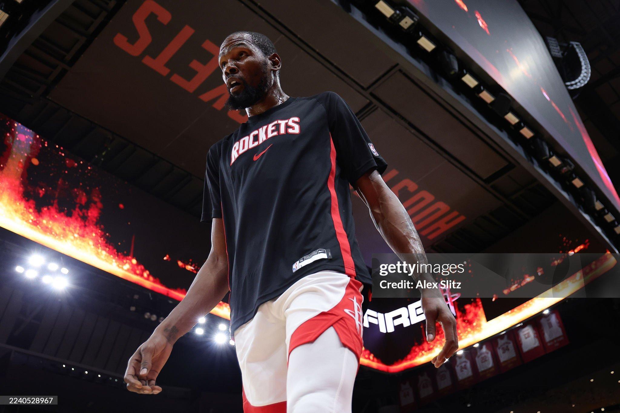 过去9场比赛，杜兰特￼场均27.8分5.8板6助，投篮命中率57.3%，三分45