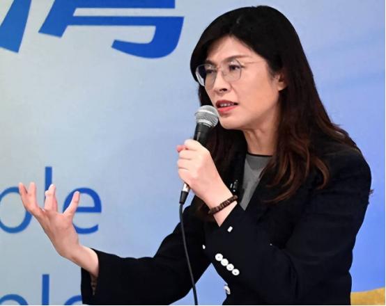 不得不说，郑丽文这一手真是太狠了！国民党主席郑丽文突然祭出了一招绝杀，直接启用了