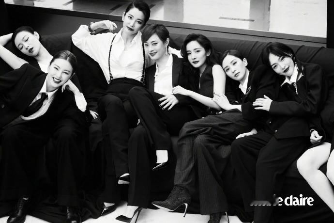 #张雨绮早期姐感合影# 张雨绮在不同时期展现多元的女性美感！行走的美貌！考古张雨