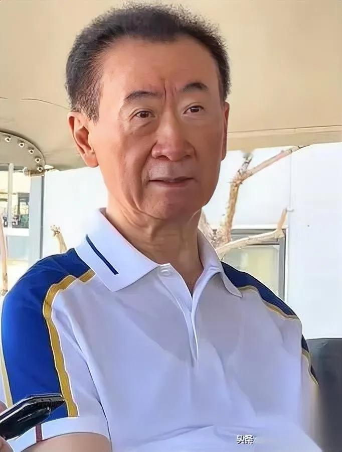 万达前员工爆了个料！

王健林限高期竟做这事

我认识的万达前员工离职后才敢说：