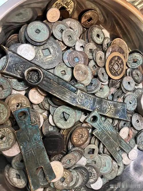 古代也有假钱吗？朝廷怎么打击伪币？

在现代社会，假币问题依然困扰着金融秩序和普