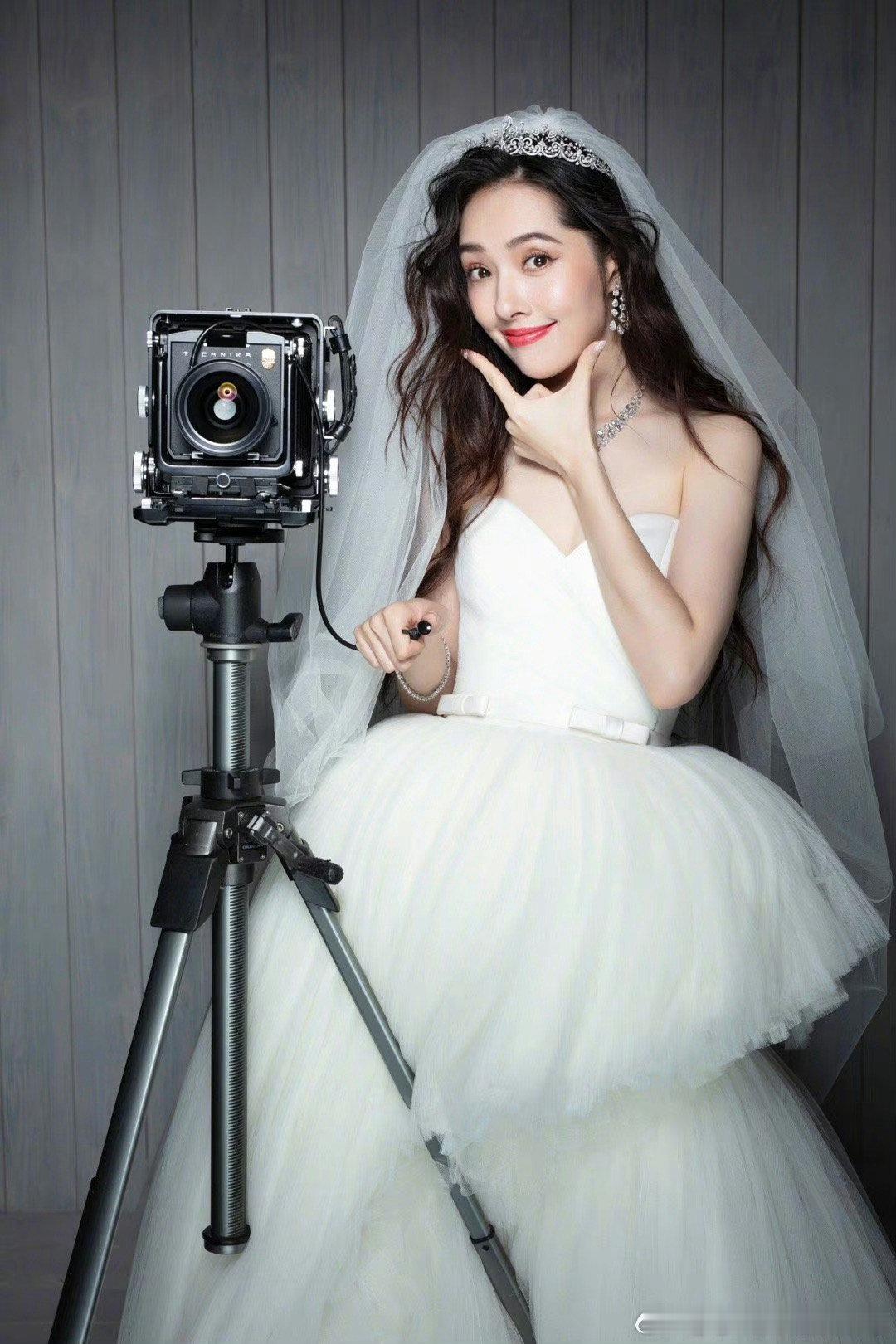 #向佐感谢我家小两口圆满了他和郭碧婷#向佐和郭碧婷真的让人很羡慕的一对夫妻啊 ，