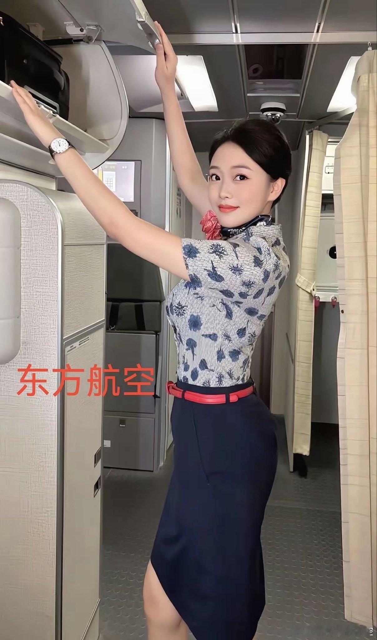 你最喜欢哪个航母公司的制服？海南航空，春秋航空，南方航空，东方航空。 ​​​