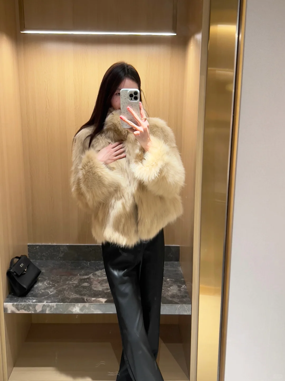 又是一件美美的皮草～