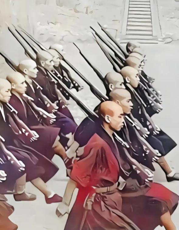 1938年，一个和尚带着几十个僧人抗日，贺龙让余秋里邀请他们加入八路军，和尚看到