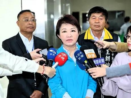 卢秀燕要当出头鸟，继续大放厥词。前脚郑丽文接受大陆邀请将访问大陆，后脚卢秀燕就宣