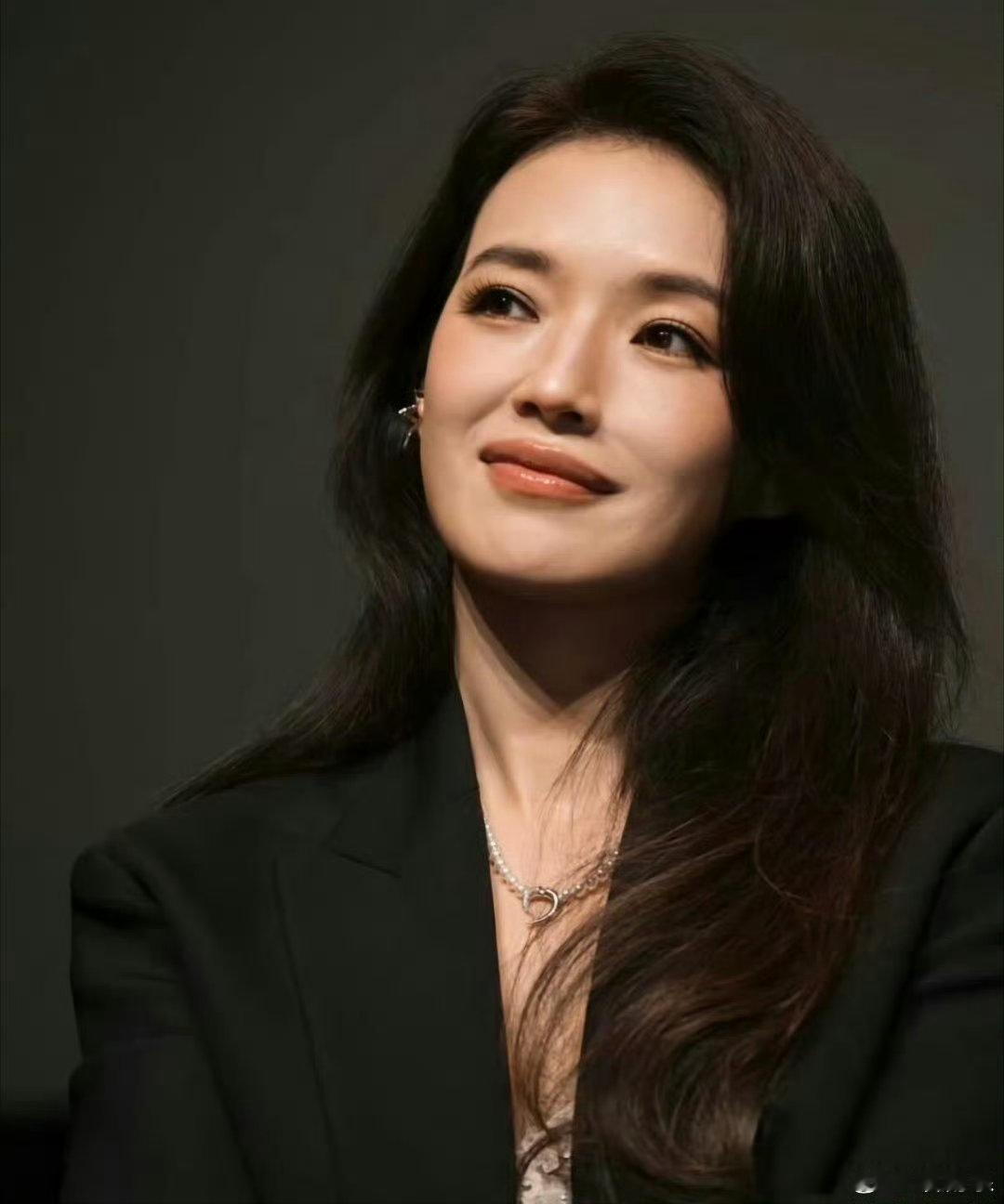YU7代言人还是舒淇谁看了不说绝，舒淇身上独有的松弛感太迷人，颜值气质双双在线，