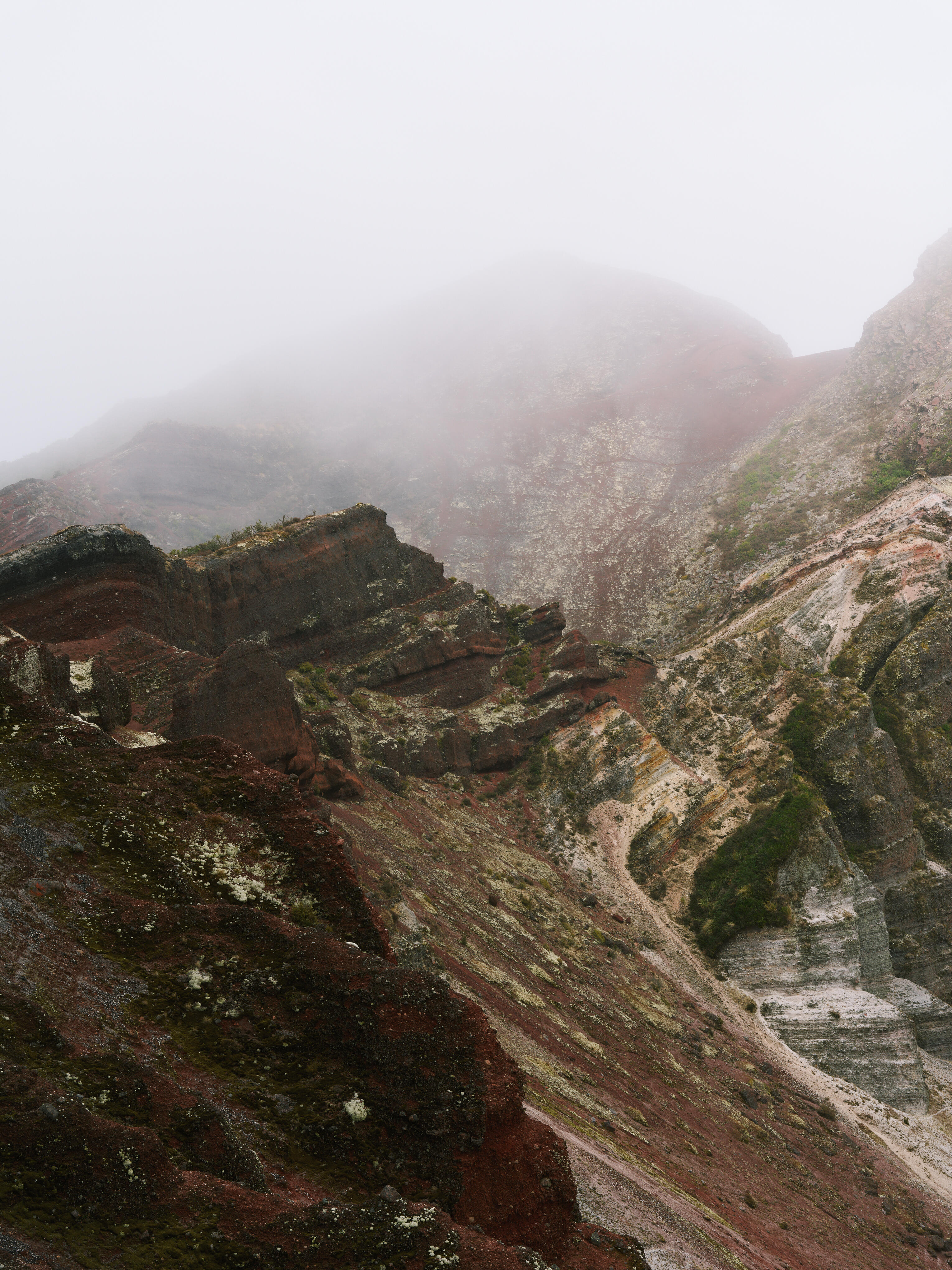 原来是罗托鲁瓦塔拉威拉火山，新西兰旅游局：那天山上风很大，你还是多次停留，冒着大