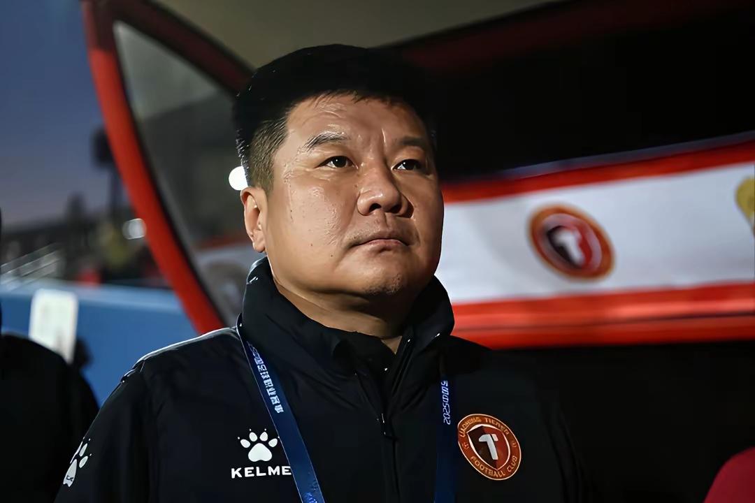 想不到辽宁铁人全称竟然是：辽宁铁人楠波湾，名字是相当霸气了，（楠波湾）就是Num