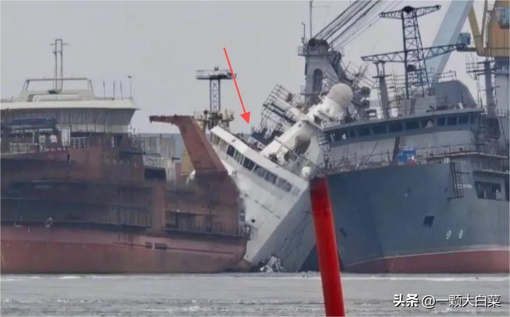 这艘船可不是普通的巡逻舰。8500吨的大家伙，号称“北极海上霸主”，是俄罗斯经略