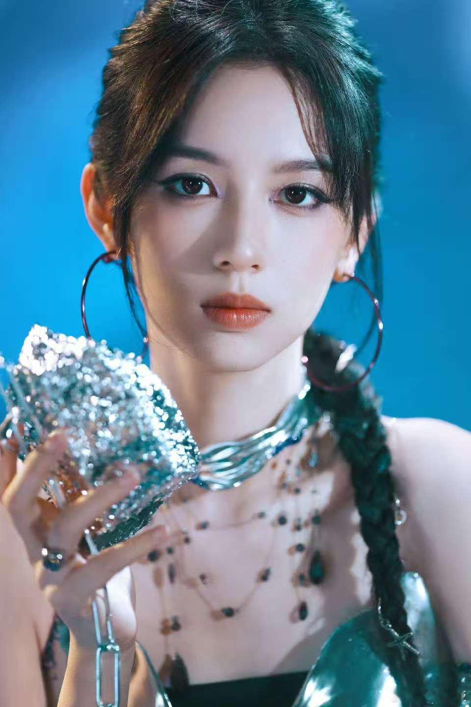 周也点燃机械灵魂周也机械美姬周也机械美姬，点燃机械灵魂，[送花花][送花花][送