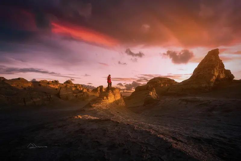 天气预报说今天没风，看来又得饿肚子了。想想自己这状态，就跟那些段子说的似的，乞丐