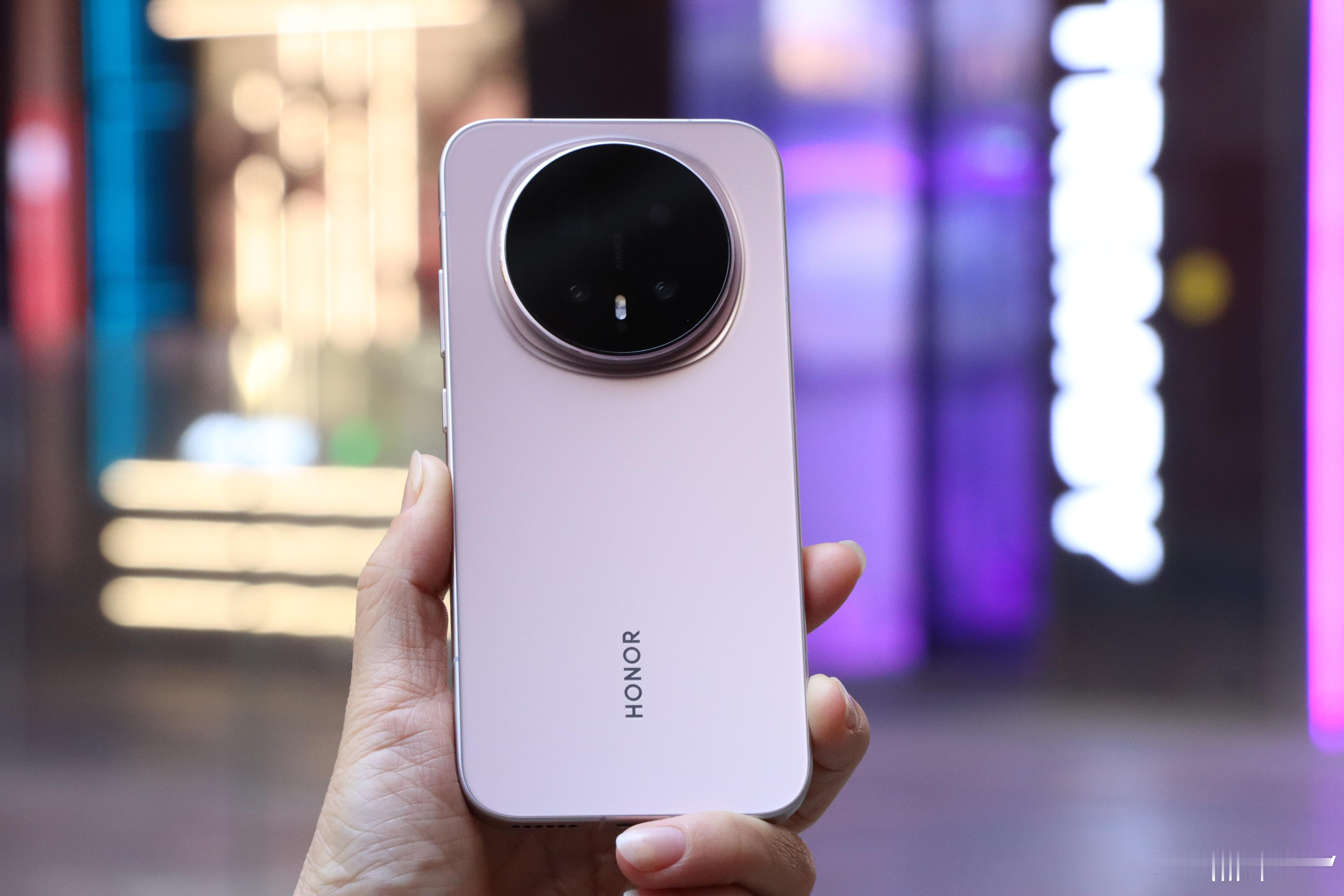 荣耀Magic8的背部设计满分10分，你打几分？ 