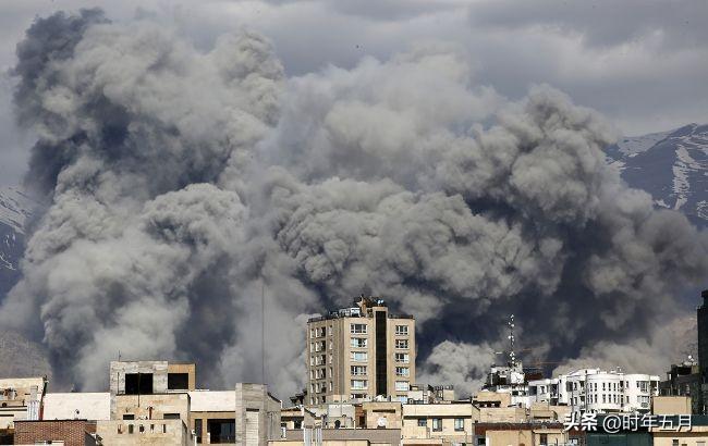 美国和以色列开始轰炸油库和淡化厂后，革命卫队航空航天部队宣布将从今晚开始加强进攻