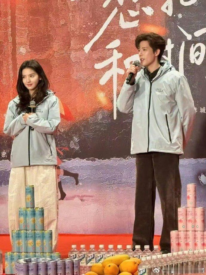 章若楠王安宇新剧开机章若楠王安宇想把你和时间藏起来开机同框  章若楠王安宇想把你