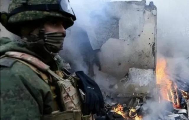 乌克兰到底还能撑多久？这么说吧，可以撑到二六年。二六年这场战争一定会结束。因为乌