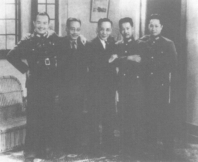 北伐老战友，抗战又相逢，1938年1月，武汉右起：叶挺，张发奎，郭沫若，陈铭枢，