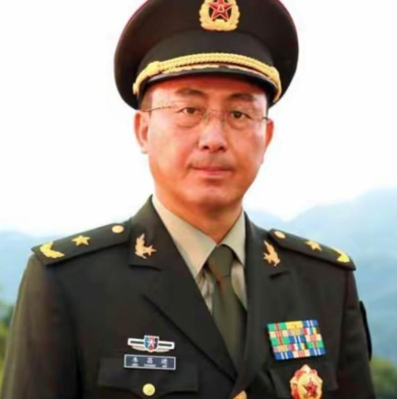 1985年7月19日，老山577高地六号哨位，19岁的韦昌进浑身22处弹伤，左眼