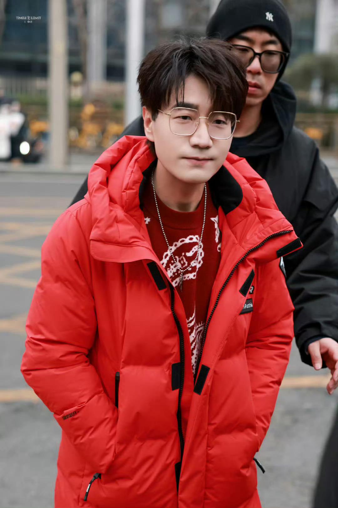 王铮亮春晚联排王铮亮的唱功很稳  也兼具创作能力不愧是上四次春晚的歌手之后还有《