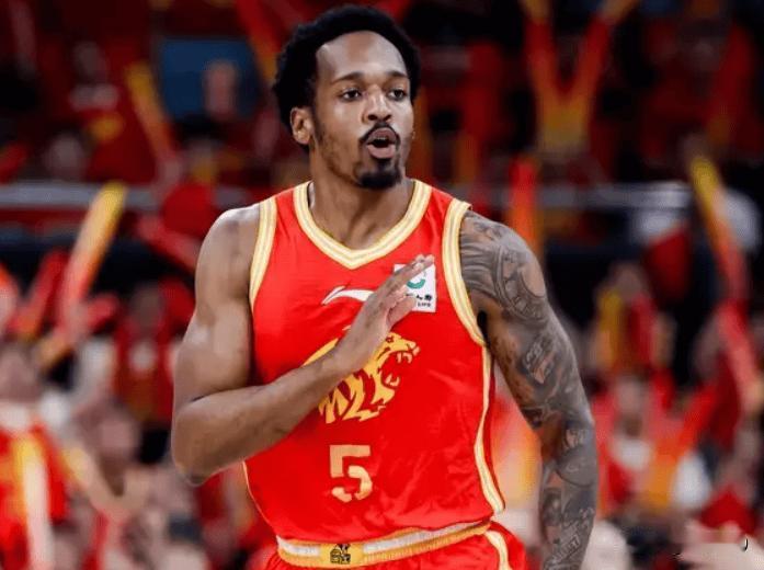 CBA季后赛半决赛G1：广厦111-102深圳 大比分1-0，深度解析胜负关键