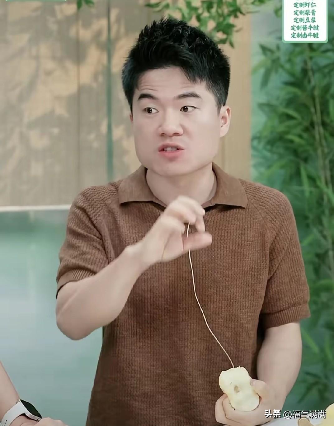 董宇辉啊董宇辉，
你能不能放过我的钱包？
昨晚你预告8月又要上新款双肩包，我整个