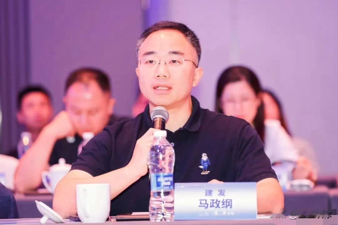 杭州酒局事件里，马政纲作为直属上级，一通电话把自己的女员工叫去商务酒局，把下属推