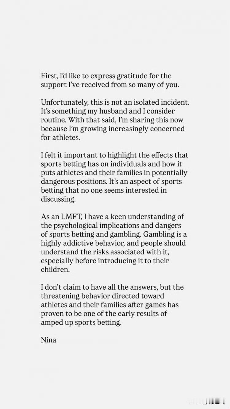 不及家人！威少家人收到诅咒信件！
威少的妻子妮娜更新IG动态，晒出自己收到的死亡