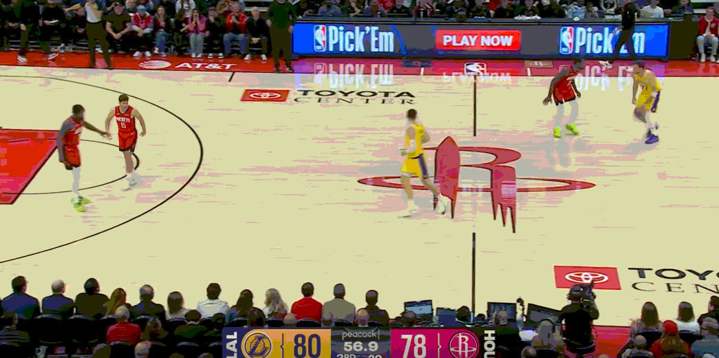 艾顿两场关键时刻发挥赢得了比赛是好事，但没有五小那根本就没有关键时刻可言。湖人整