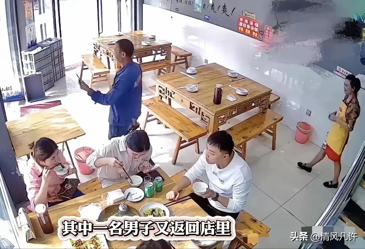 泪目。重庆，3名农民工去餐馆吃饭只点了2菜1汤，老板心头一软，特地多加了些份量，