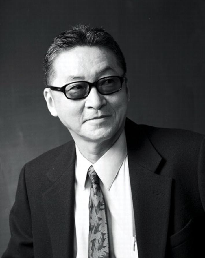 李敖说：“一个人在社会上，礼貌是没有用，谦逊也没用，古道热肠也没有用，忠厚老实也