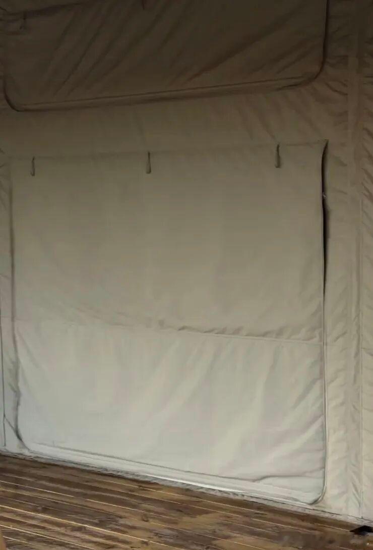 夫妻住新疆帐篷民宿帐篷突然被人拉开看了这个新疆帐篷民宿的视频，真的挺感慨的。大家