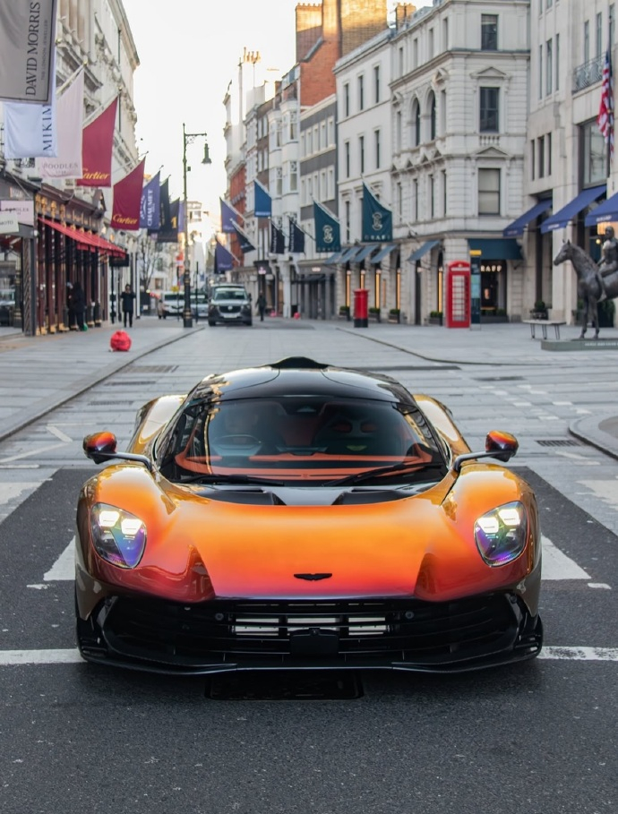 Aston Martin Valhalla这台Valhalla配色太华丽了！ 