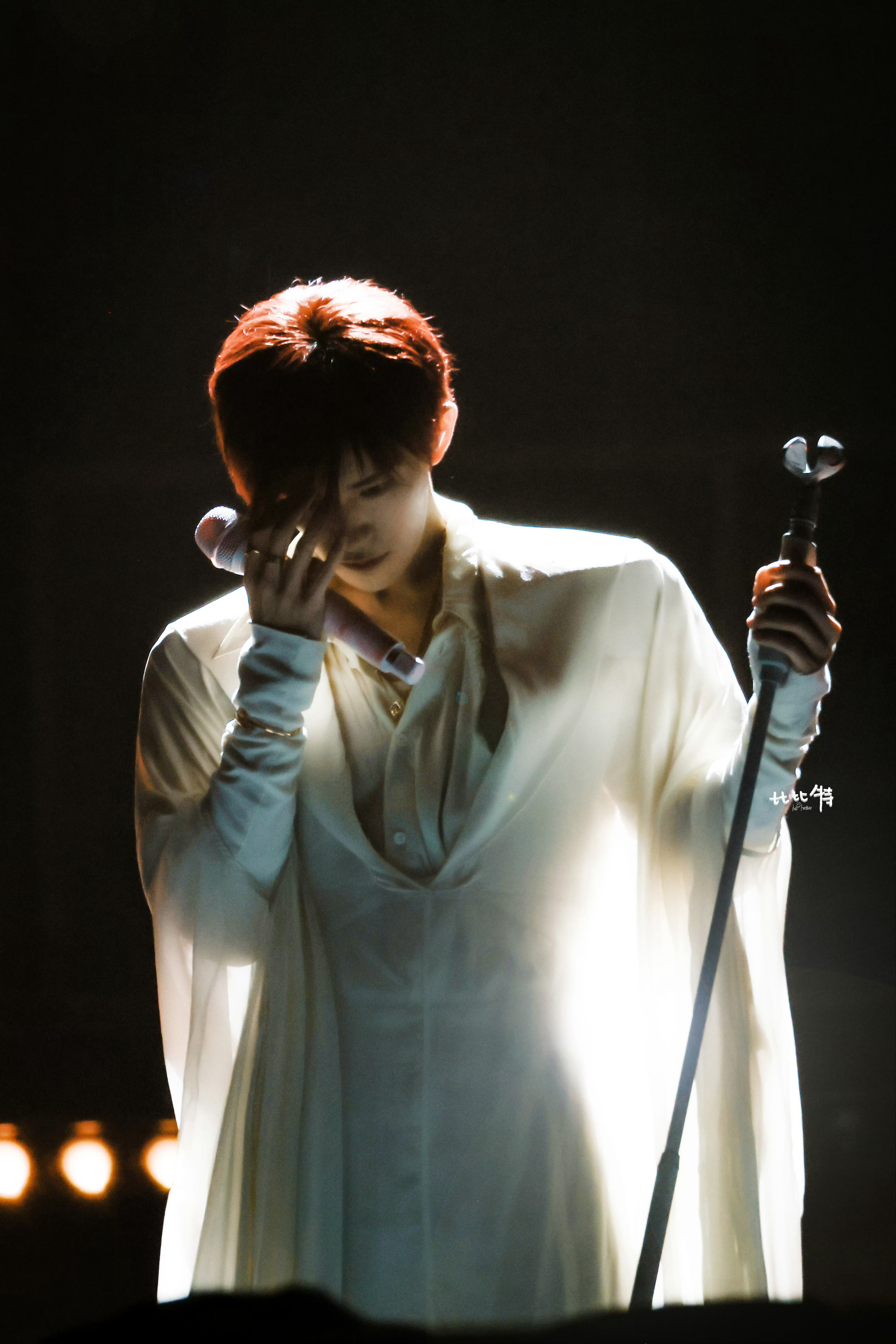 妈咪的腰盈盈一握🥺 