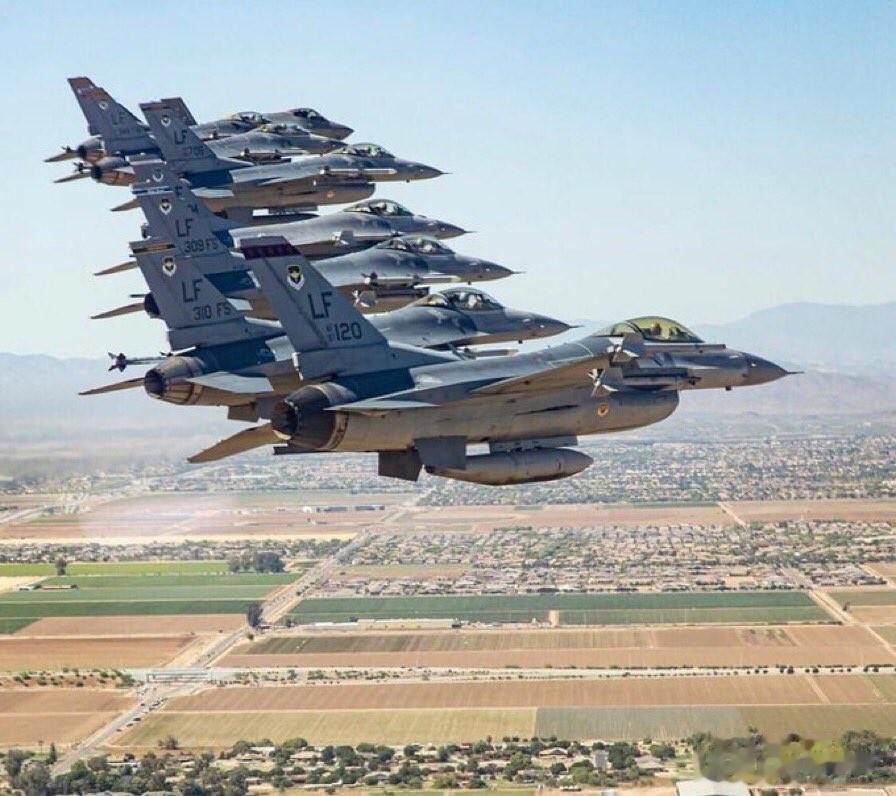 突发事件：美联社报道称，乔·拜登已为美国开始在 F-16 战斗机上训练乌克兰飞行