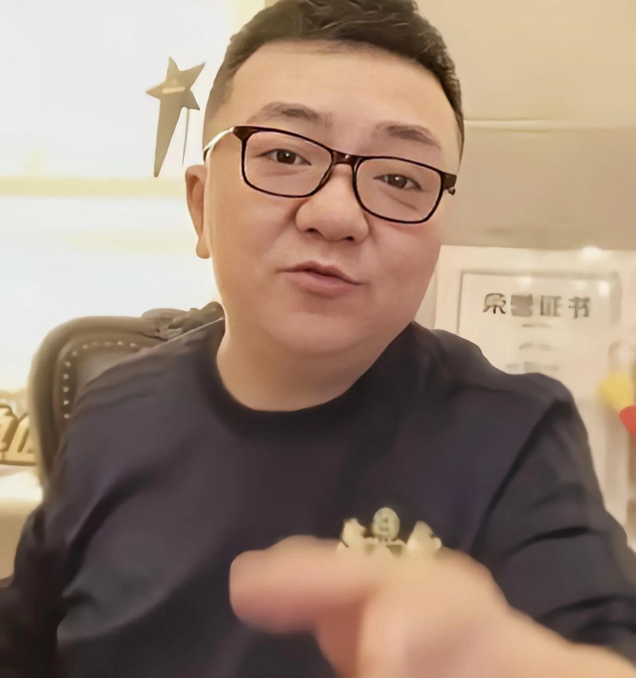 开始割舍，董路自曝从今往后，中国足球小将平台将推行“去董化”
董路最近公开表态，