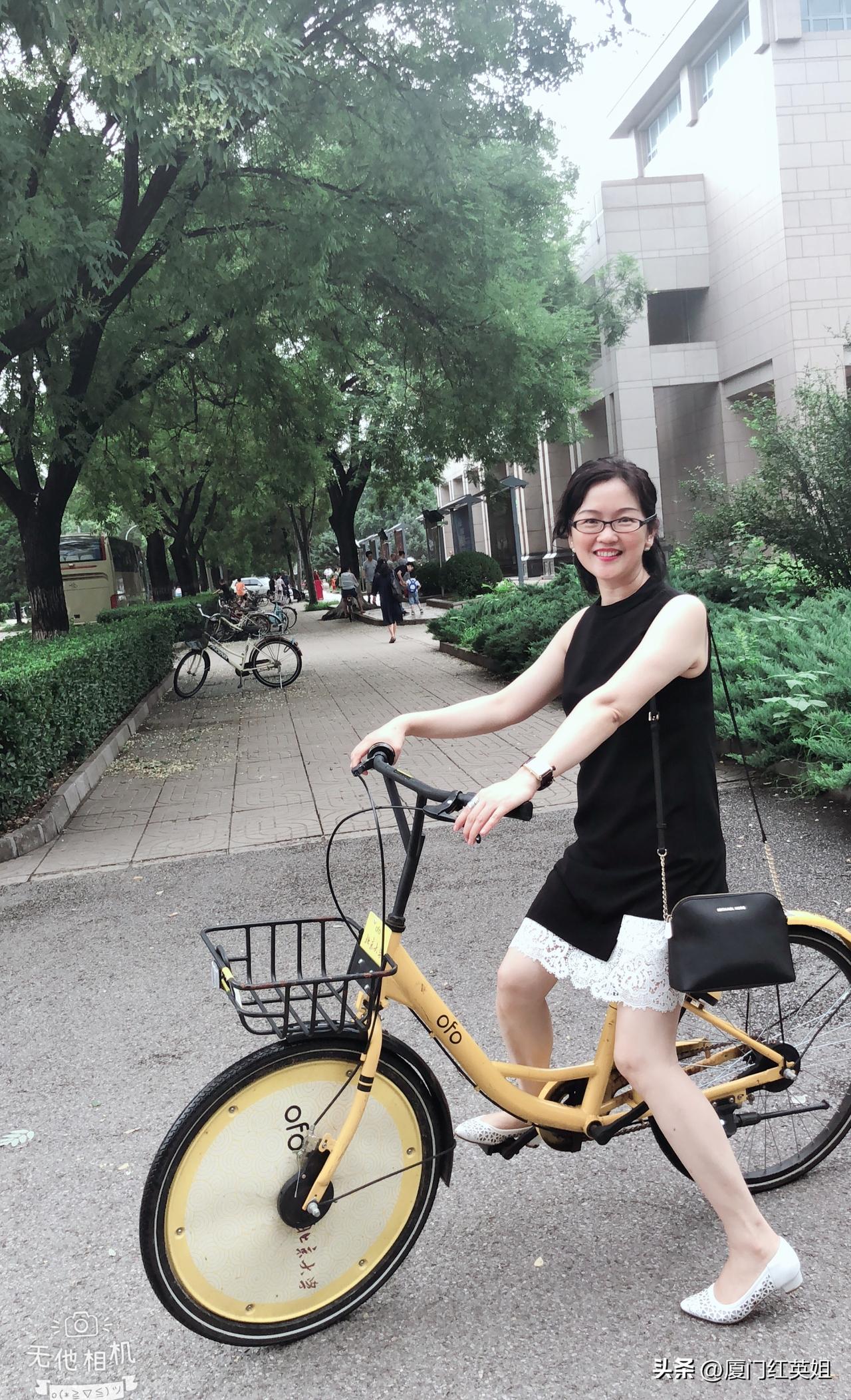 22图解读人到中年我的黑白人生
简单自有力量
人到中年
邂逅过万千色彩
倘若让现