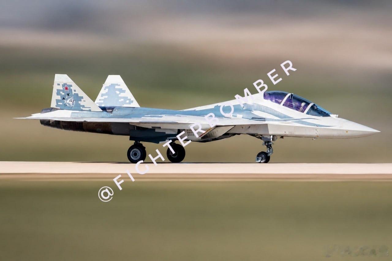 传说中的双座版Su-57D完成了试飞任务。来源：Fighterbomber俄乌局