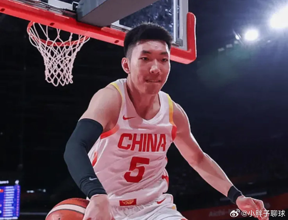 中国男篮战胜沙特，廖三宁从运20变歼20了？中国男篮对阵沙特的比赛顺利拿下胜利，