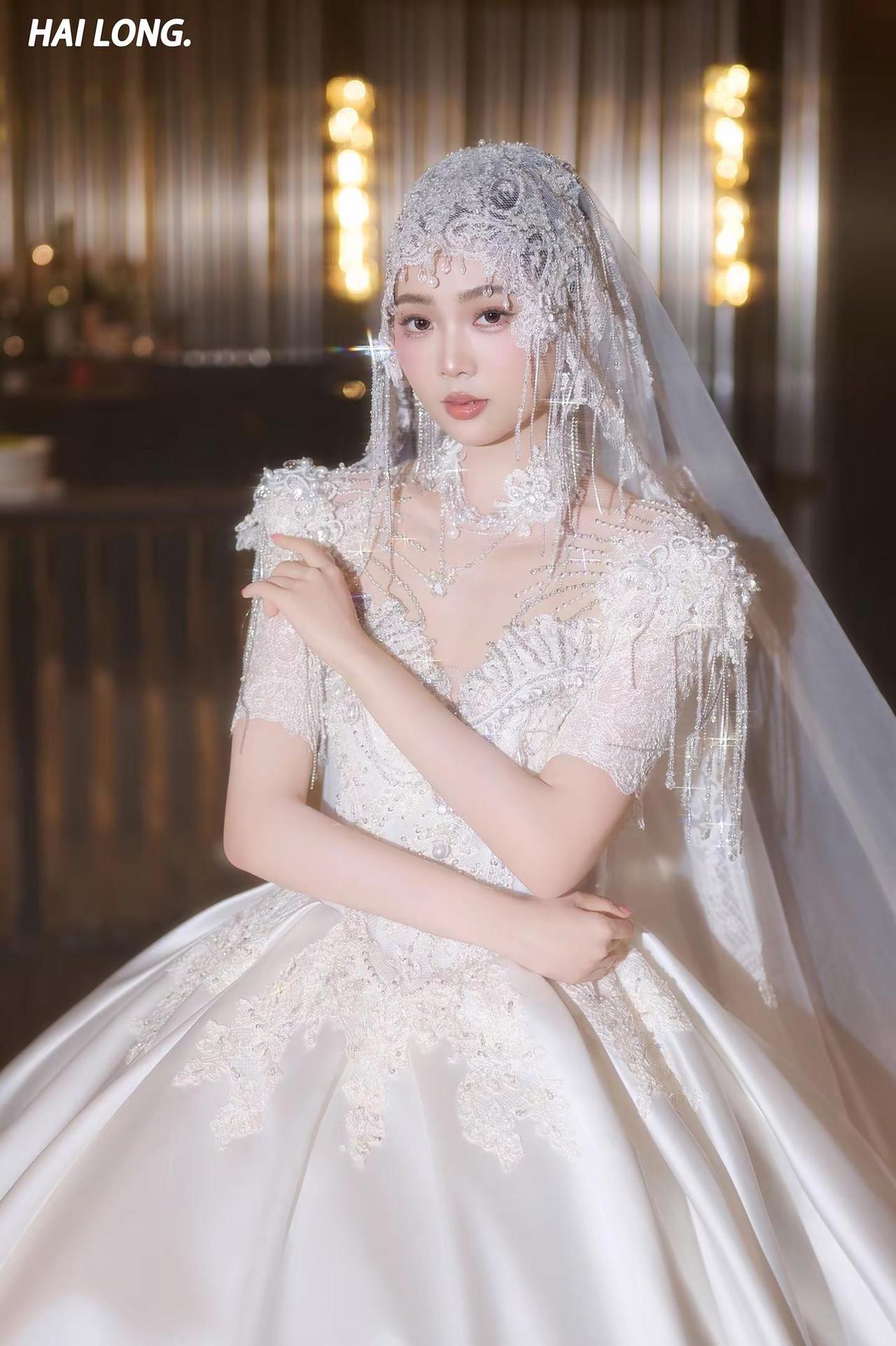 超美的白纱🤍。好喜欢这套白纱造型婚纱封神 新娘女明星既视感 婚礼 备婚