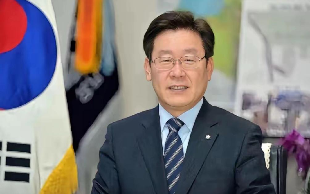 3月16号韩国彻底沸腾了，韩国总统李在明的支持率，连着两周一路猛涨，直接冲到了6