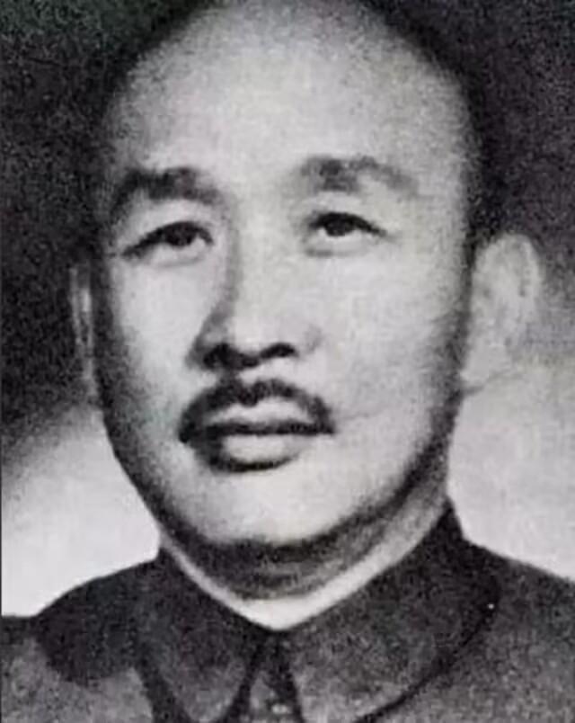 1937年2月3日，西安事变和平解决后，张学良亲送蒋介石回南京，旋被扣留。东北军