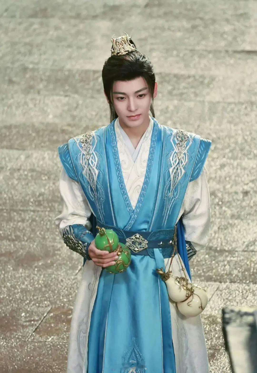 🍉侯明昊、何与、胡连馨、夏之光、朱正廷主演的《少年白马醉春风》7月暑期档👖播