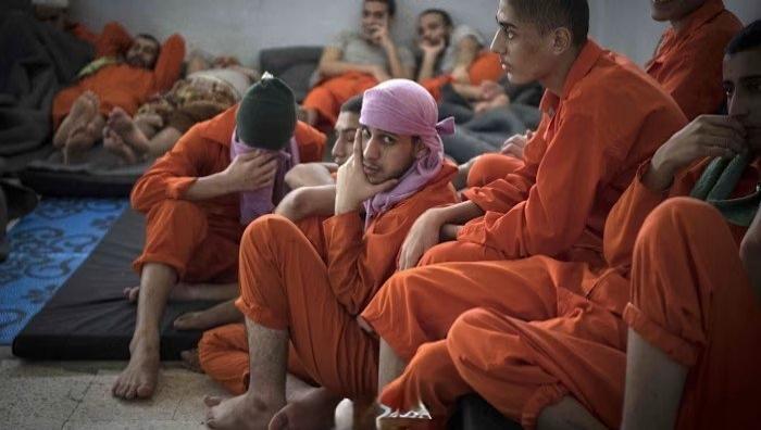 一夜之间，3000多名ISIS武装分子从叙利亚库尔德武装关押的监狱逃离或被释放。