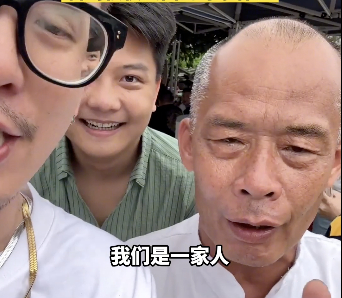 #莫氏鸡煲老板与台湾食客诉家国情#【心手相连！莫氏鸡煲老板与台湾食客诉家国情获国