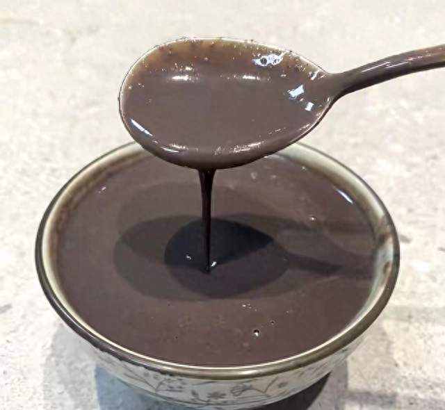 别光盯着牛羊肉了！厨房里这把黑豆，才是被低估的“营养高手”
