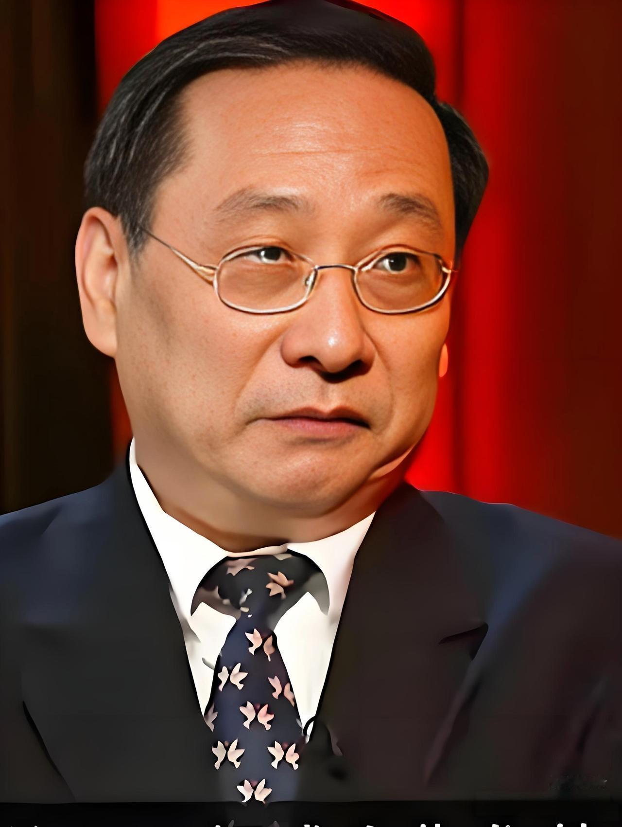 高志凯看到祖国盲目自信的发言，
忍不住上前提醒：日本间谍和国内的内鬼，是最喜欢看