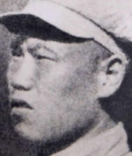 1951年，一志愿军往阵地送弹药，可当他到达后，却发现干部全牺牲，而战士更是乱成