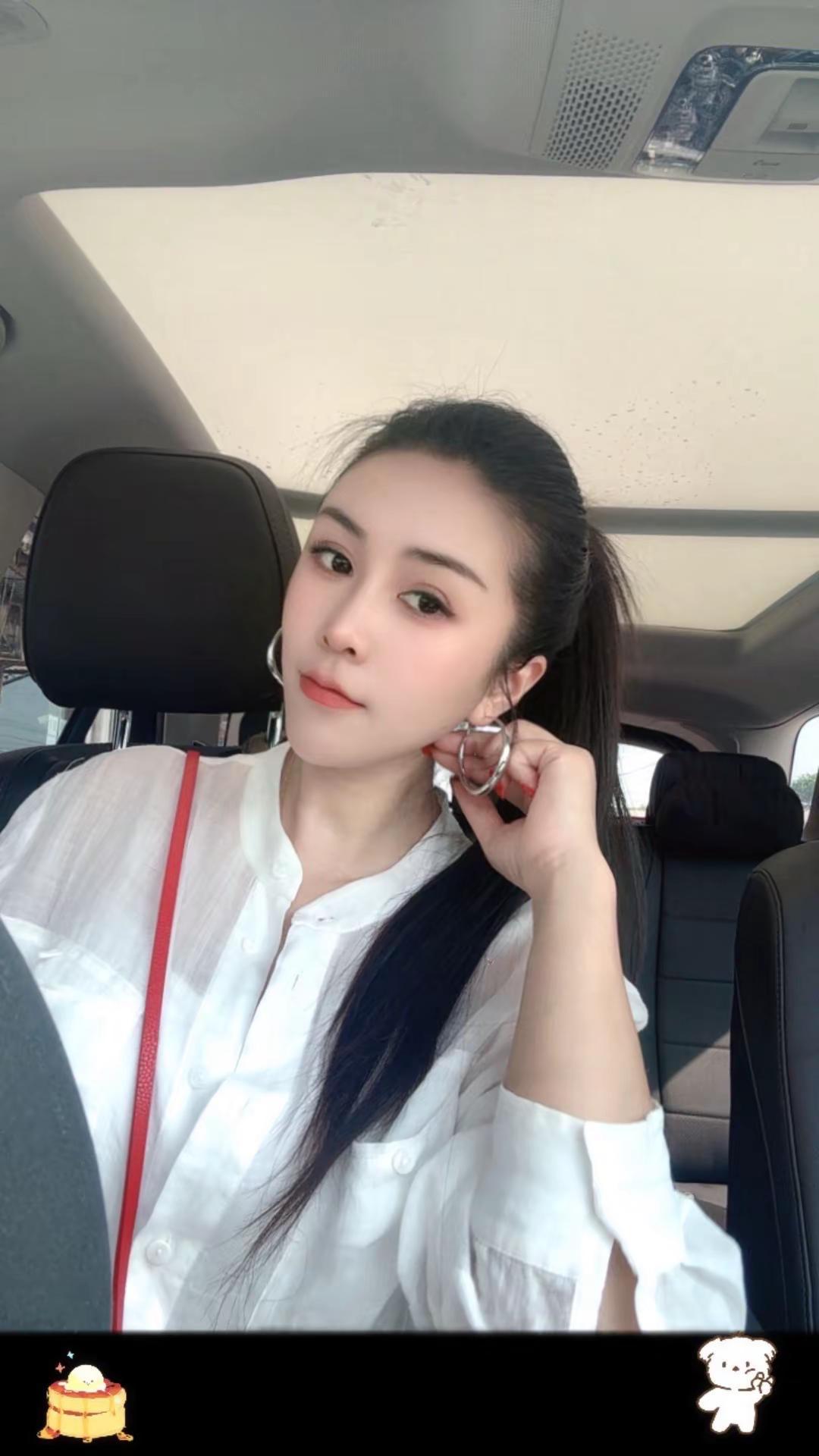 四十岁多的女人的淡淡牛逼感：要允许自己的脸上有皱纹，头上有白发，时间不会放过任何