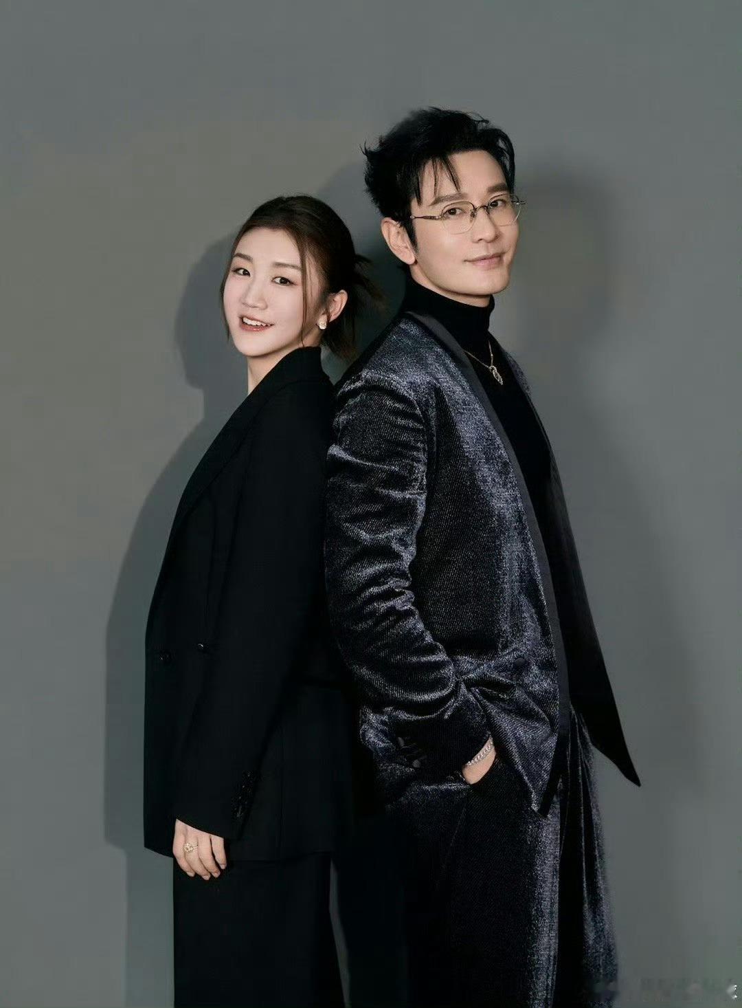 陈梦黄晓明合照优秀是彼此吸引的磁场！一个在赛场逐梦，一个在银幕发光，都超棒👏 