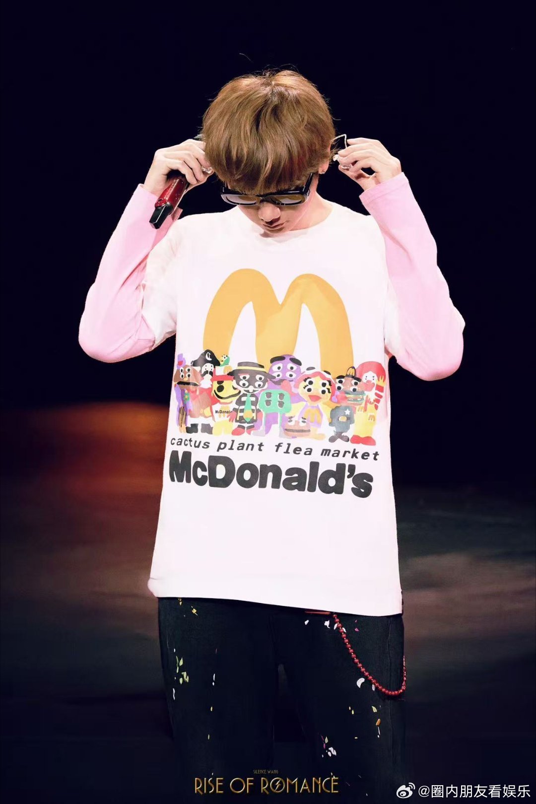 汪苏泷给我竖了个大拇哥汪苏泷竖大拇指的样子也太圈粉！真诚又可爱，对粉丝的用心藏不